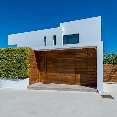 Nova Island Villa *