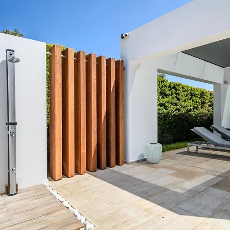 Nova Island Villa *